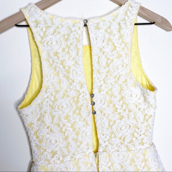 Chelsea & Violet Yellow Lace Sleeveless Peplum Waist Mini Dress Small - Picture 4 of 9